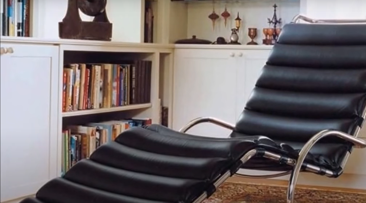 Where to Put Chaise Lounge in a Living Room? HomeProfy